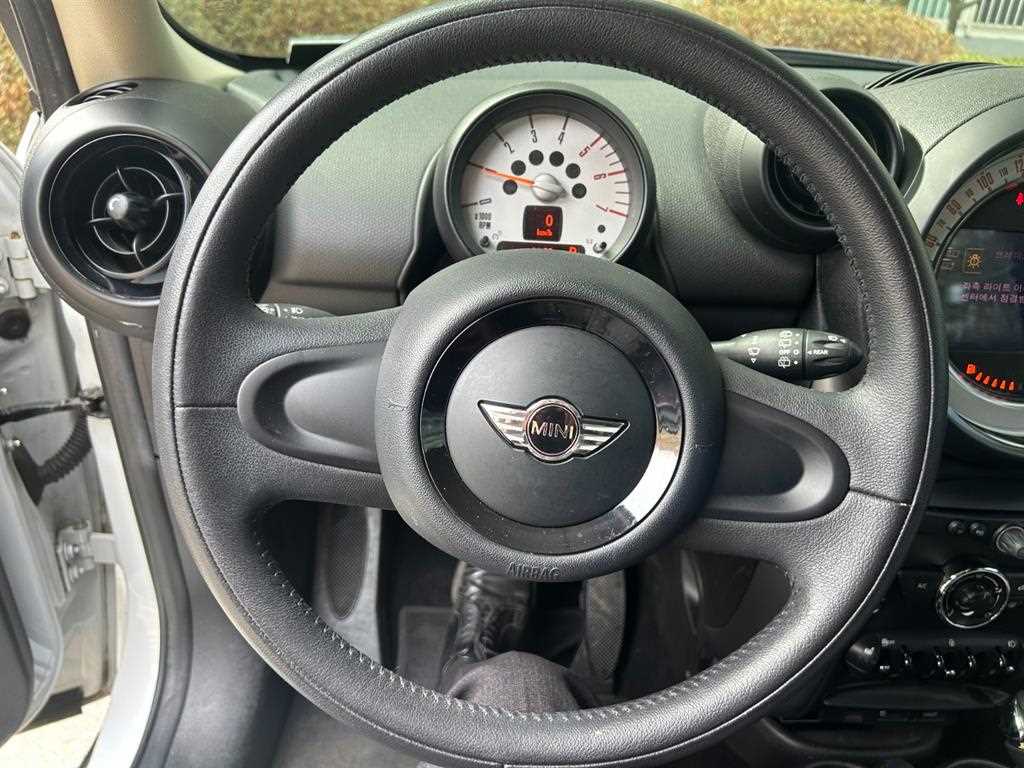 Mini Countryman - Vista 4