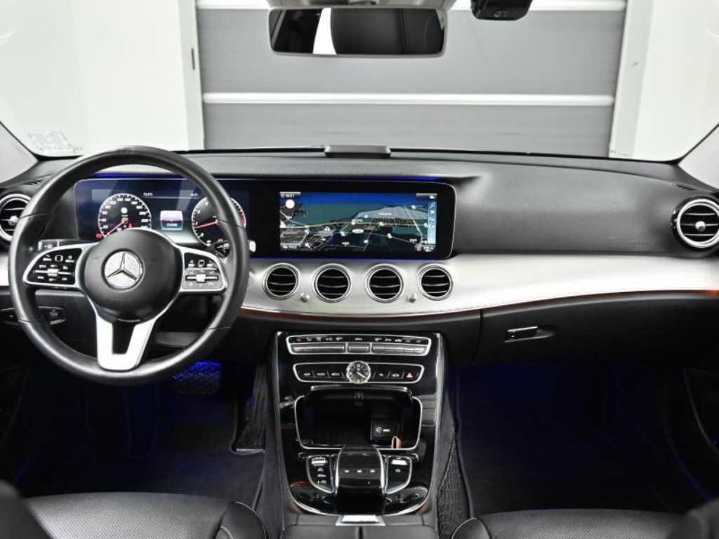 Mercedes Benz E class - Vista 7