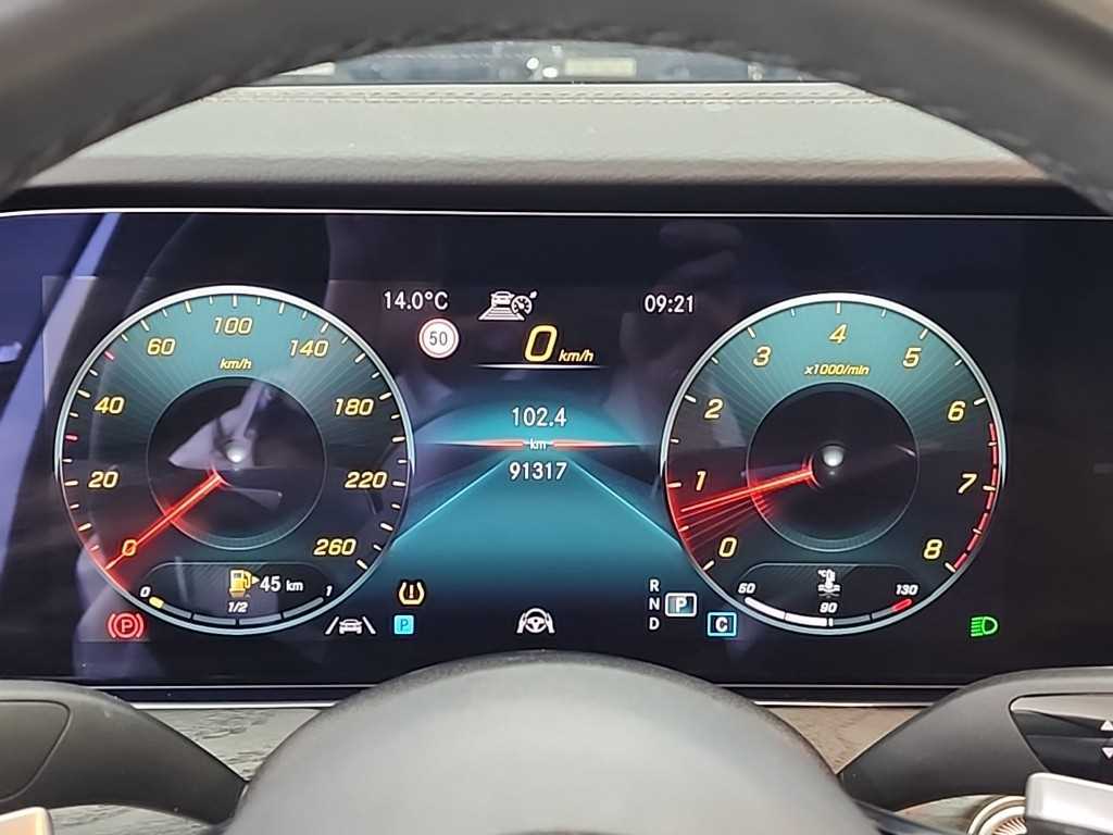 Mercedes Benz E class - Vista 6