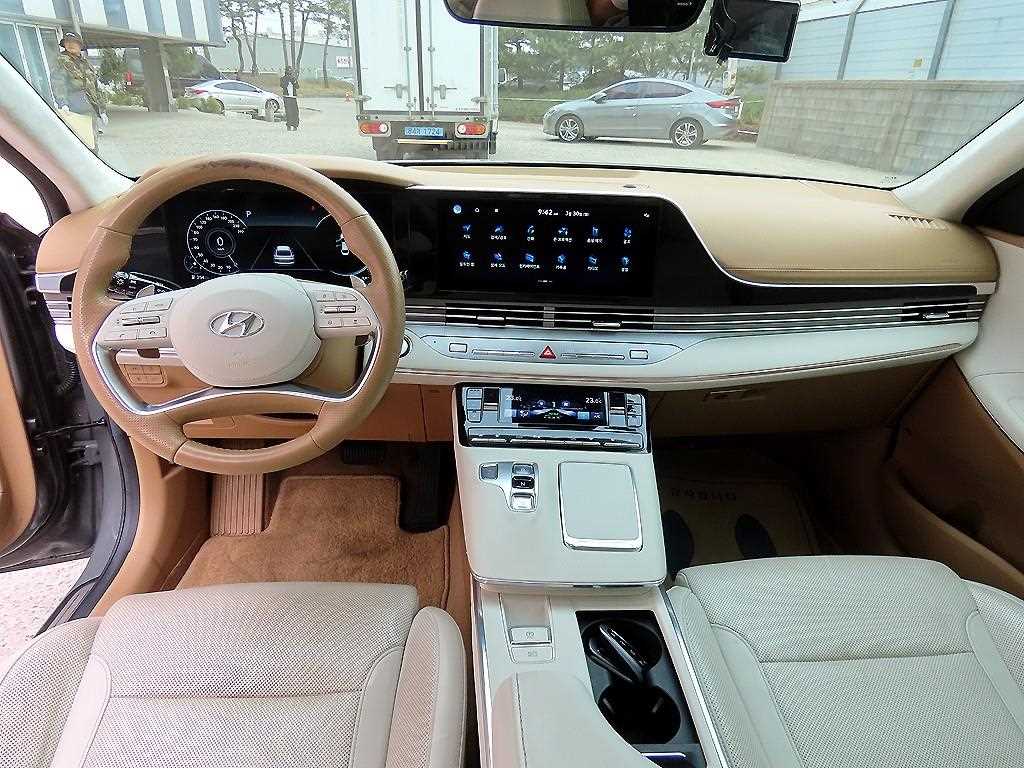 HYUNDAI Grandeur - Vista 7