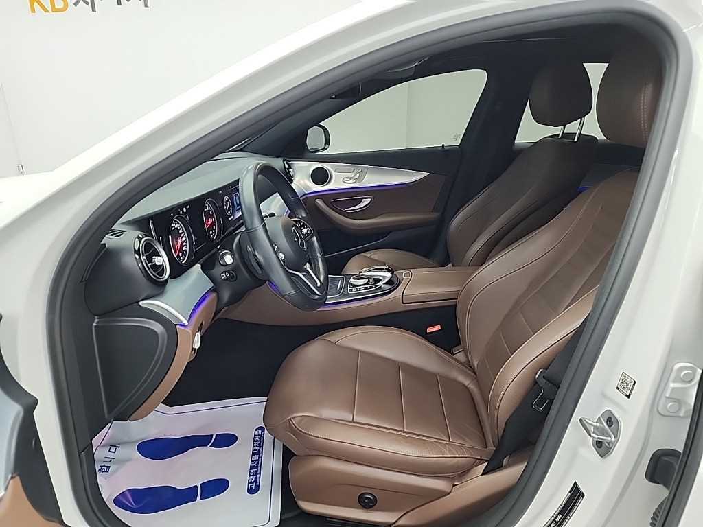 Mercedes Benz E class - Vista 11