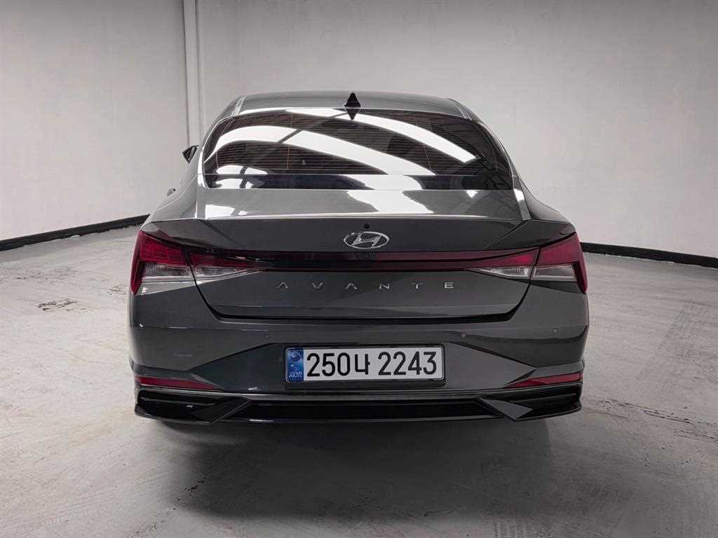 HYUNDAI Avante - Vista 4