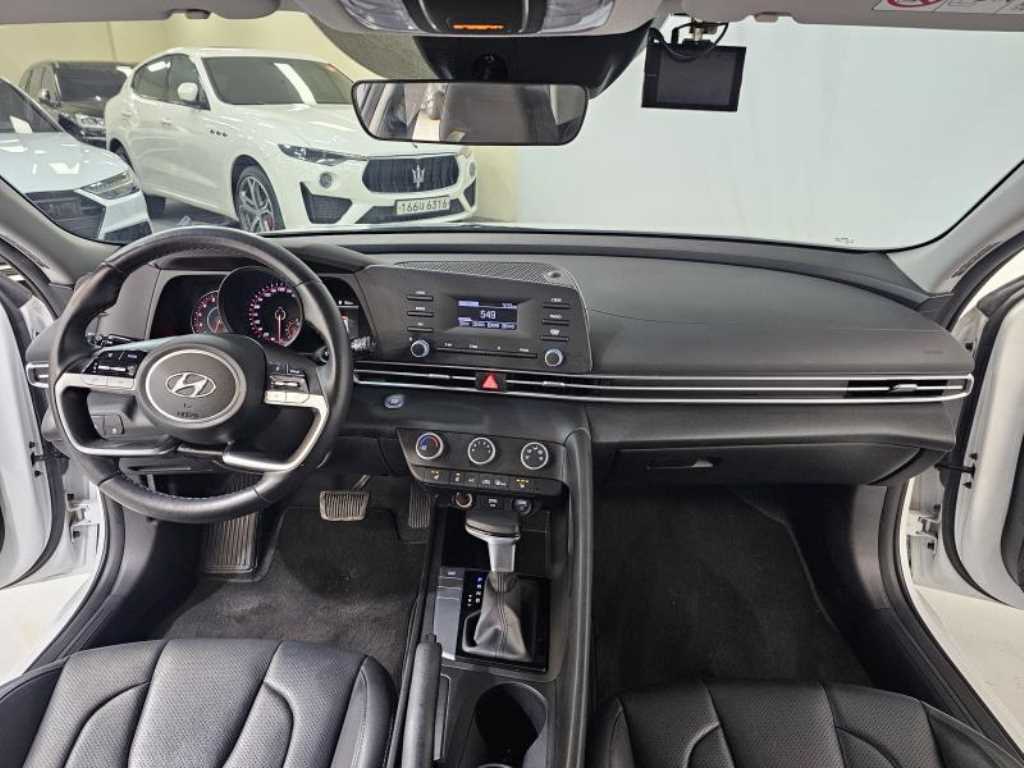 HYUNDAI Avante - Vista 6