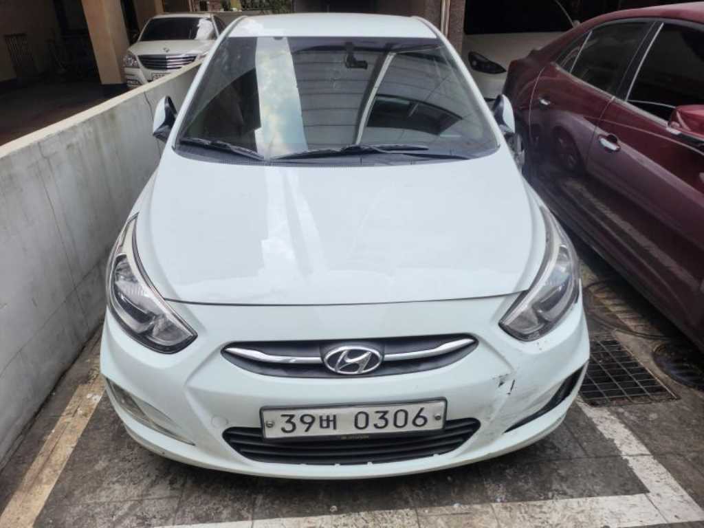 HYUNDAI Accent 2016 Blanco - Importación desde Corea - HF Imports Iquique - Foto 1