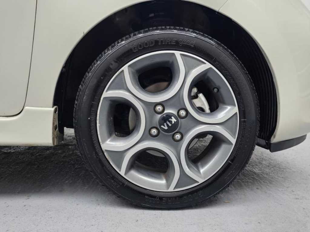 KIA Morning - Vista 5