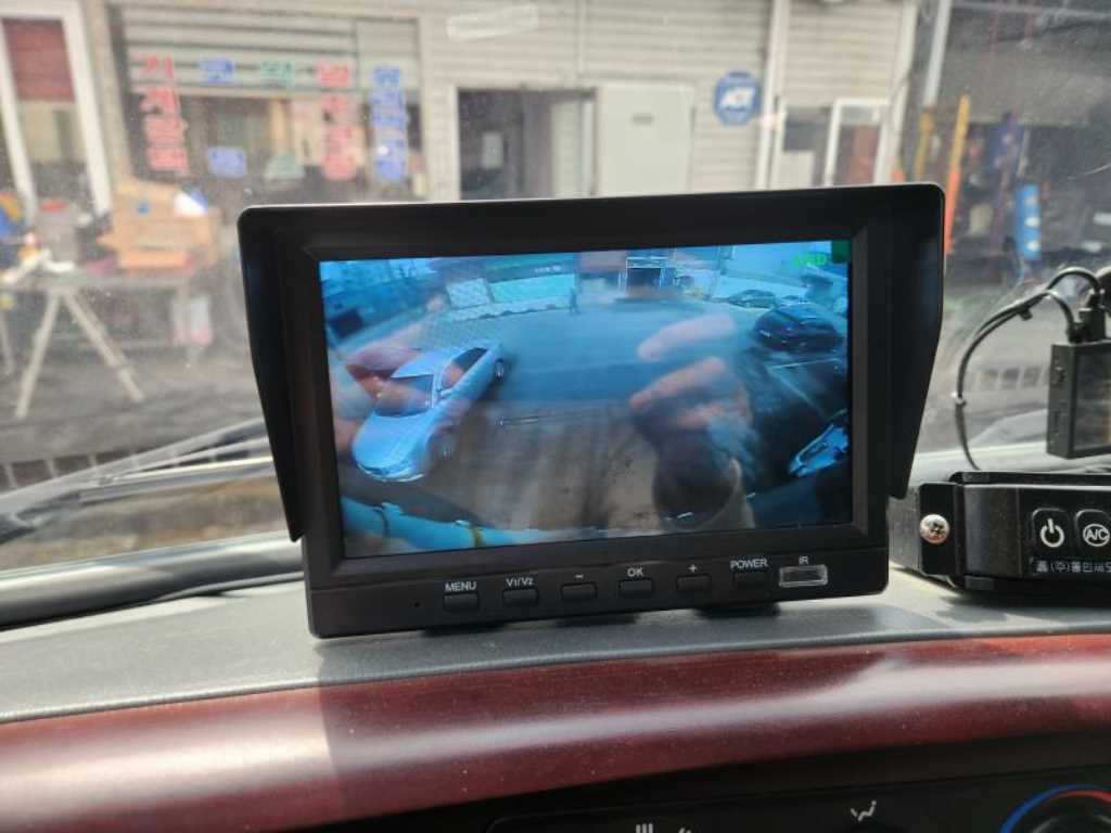 medium and large cargo truck - Vista 11