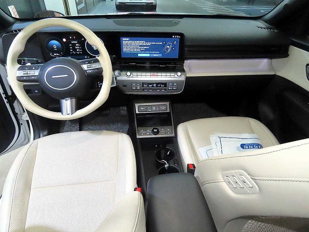 HYUNDAI Kona - Vista 10