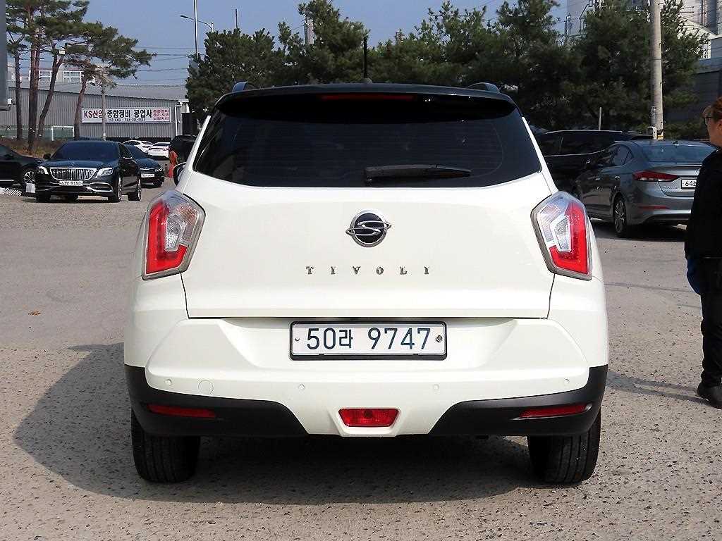 Ssangyong Tivoli - Vista 4