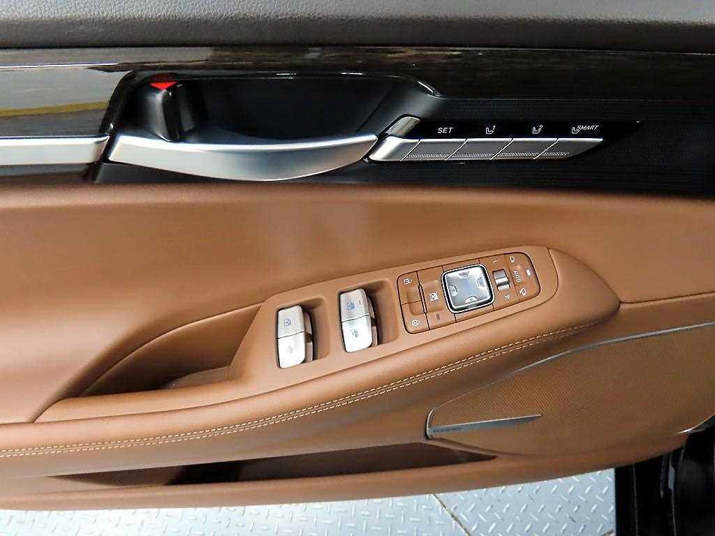 Genesis G90 - Vista 11