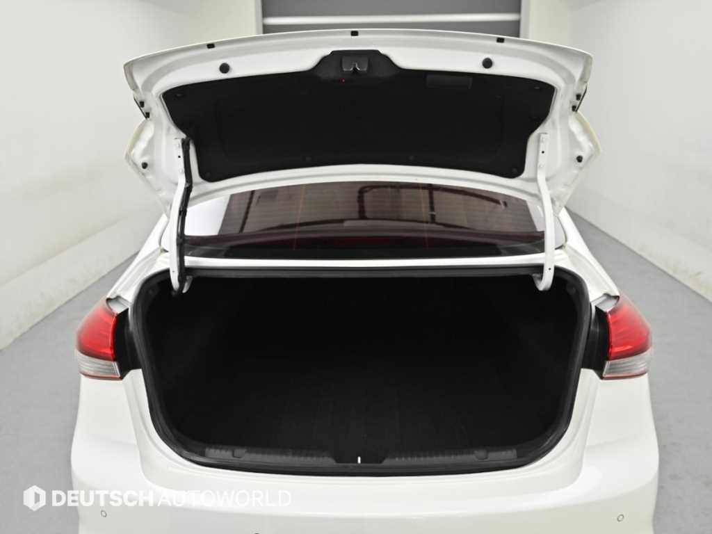 KIA K3 2018 Blanco - Importación desde Corea - HF Imports Iquique - Foto 19