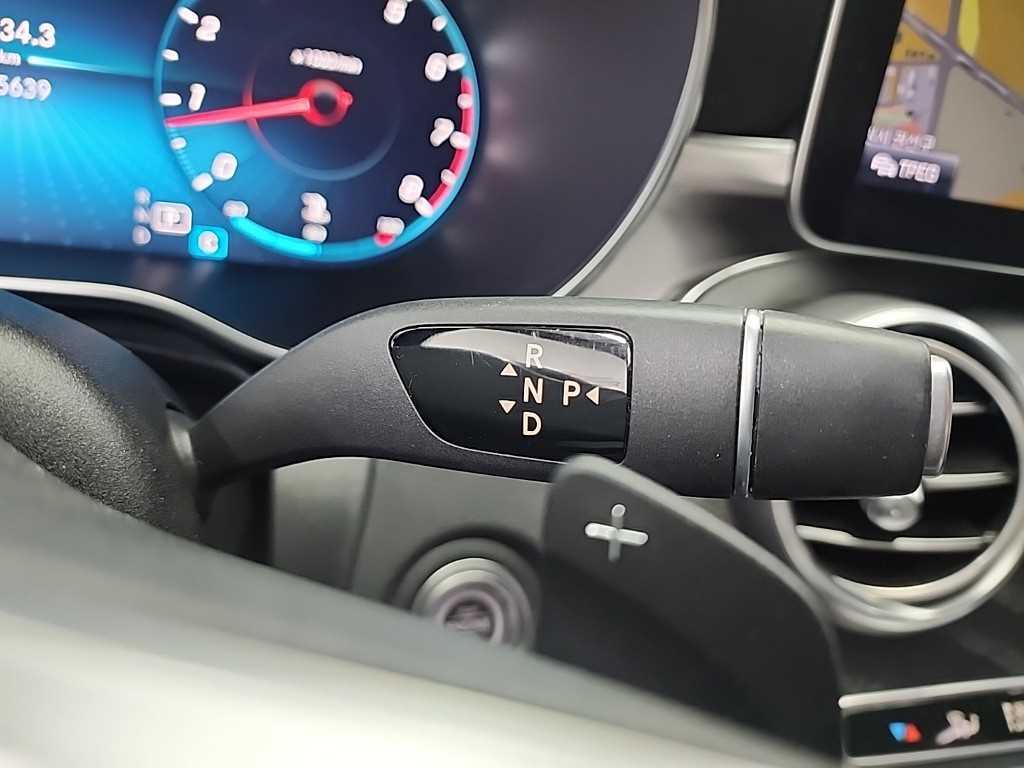 Mercedes Benz C Class - Vista 8