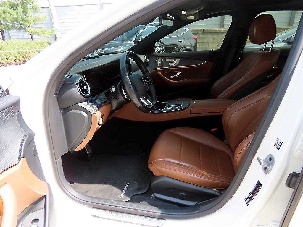 Mercedes Benz E class - Vista 5