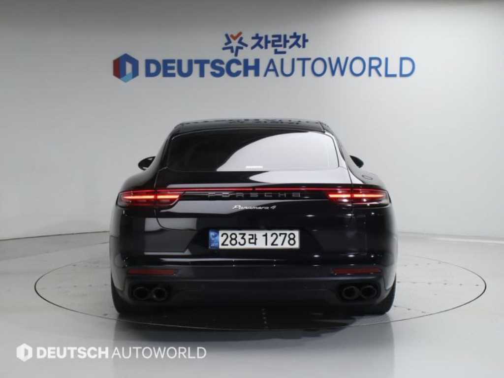 Porsche Panamera - Vista 4
