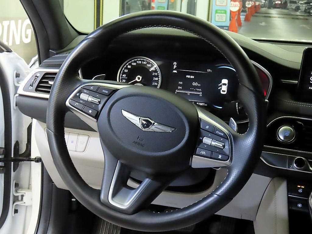 Genesis G70 - Vista 8