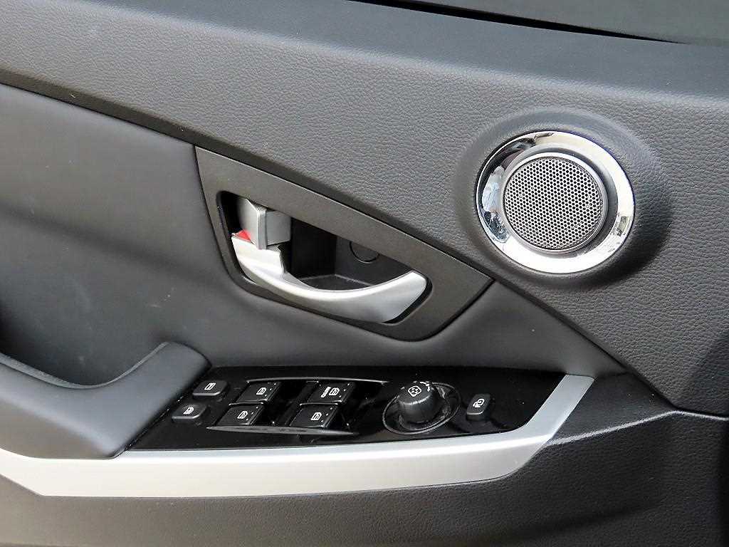 Ssangyong Korando - Vista 11