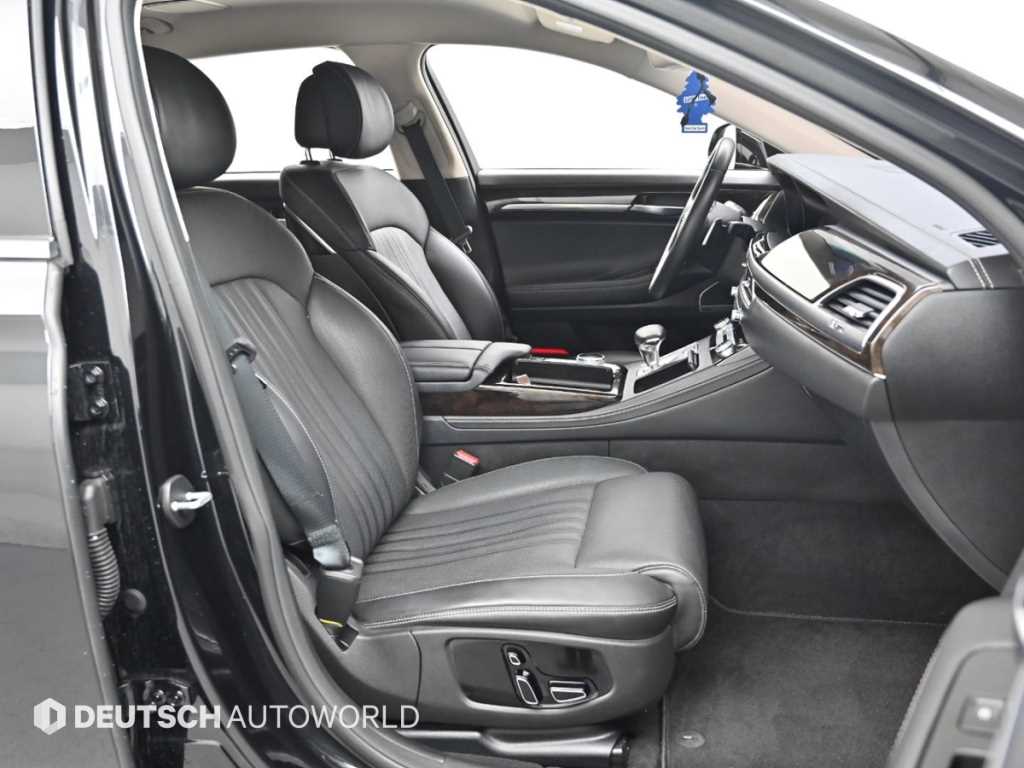 Genesis G90 - Vista 10