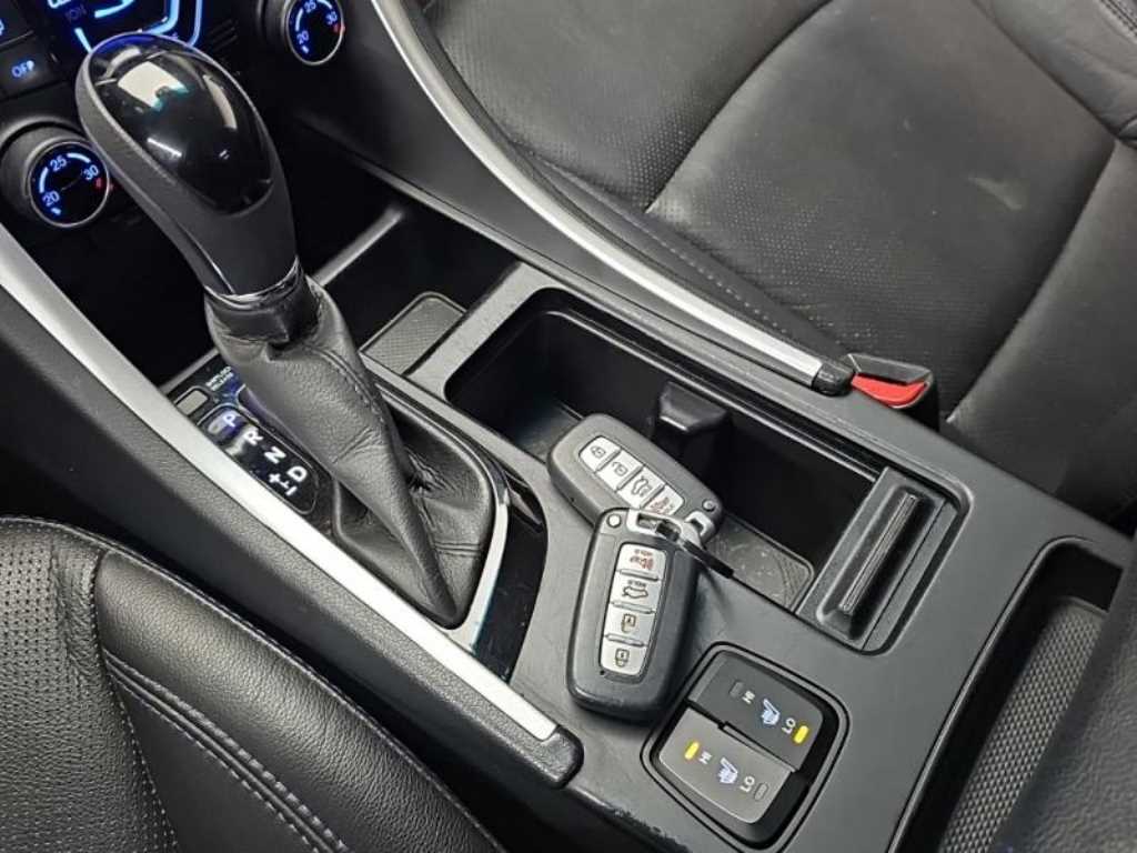 HYUNDAI Sonata - Vista 12