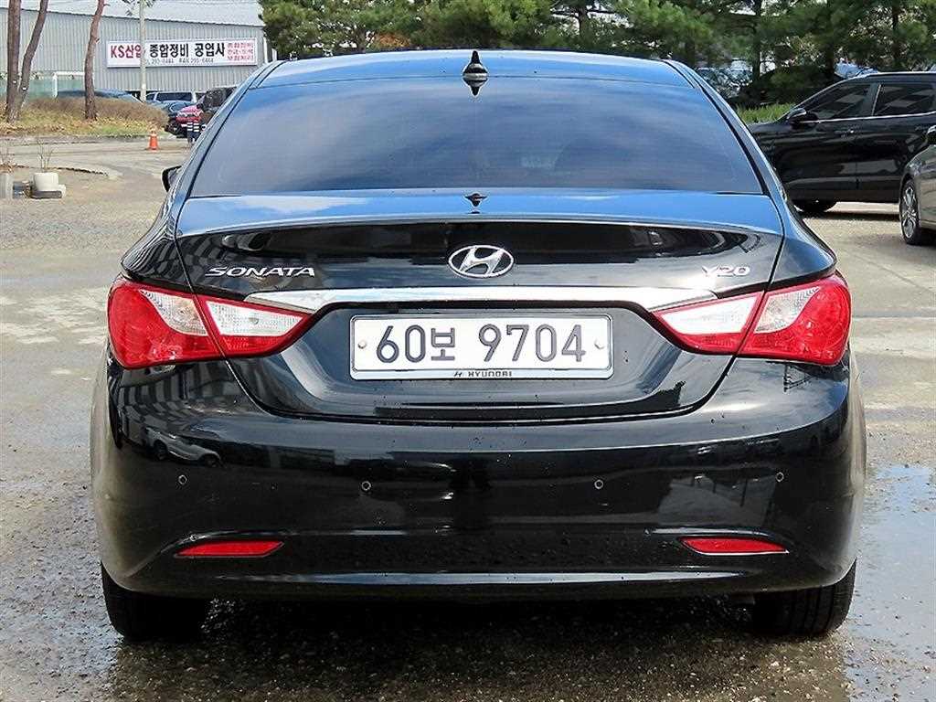 HYUNDAI Sonata - Vista 4