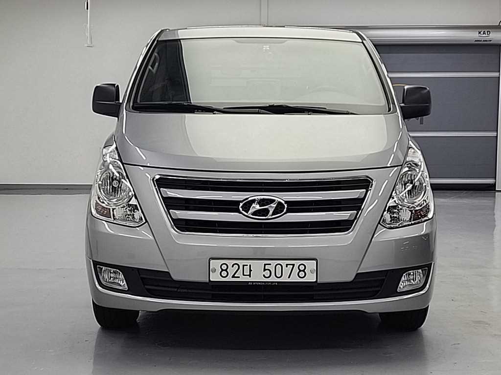 HYUNDAI Starex - Vista 2