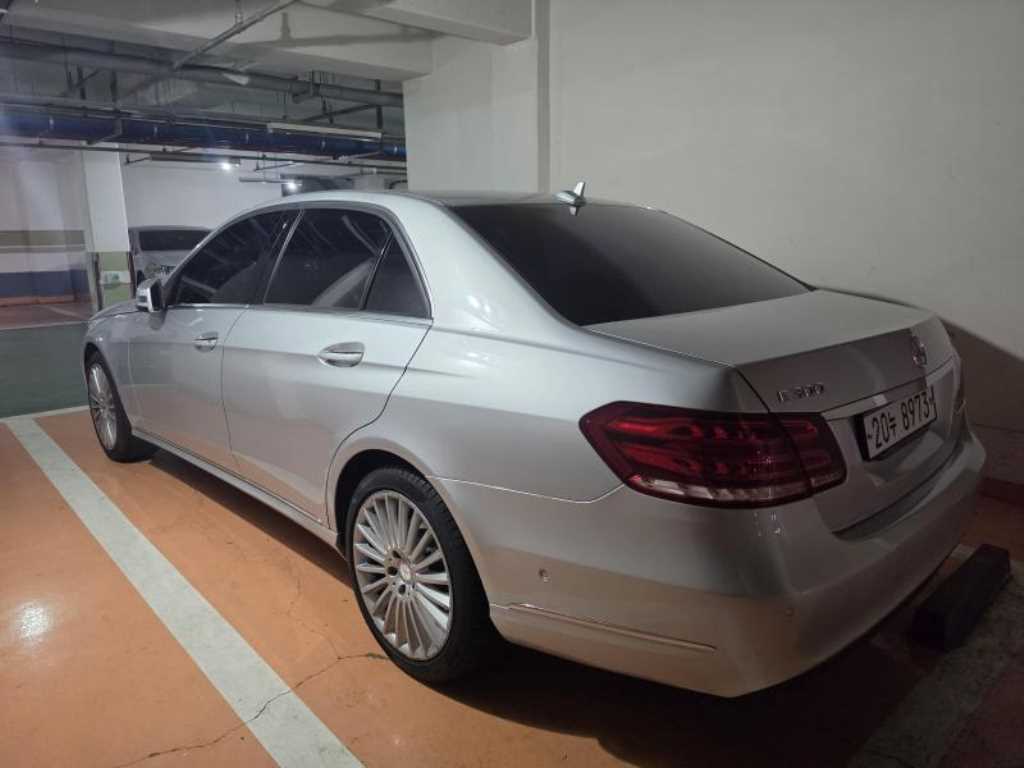 Mercedes Benz E class - Vista 2