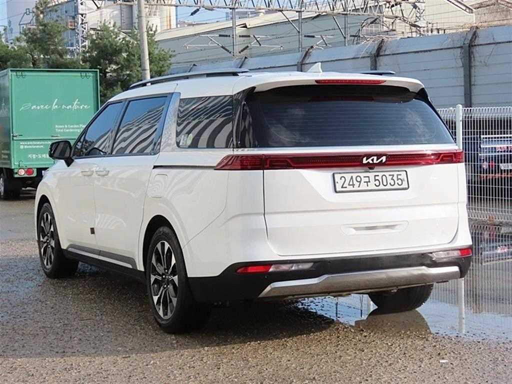 KIA Carnival - Vista 3