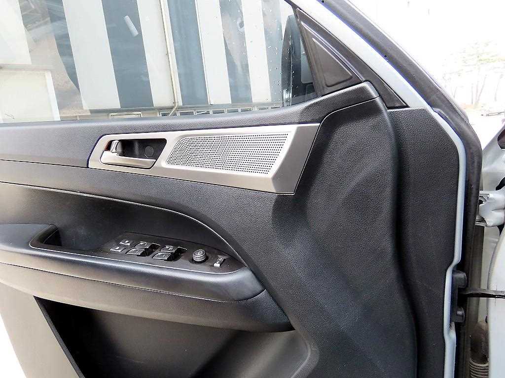 Ssangyong Rexton - Vista 11