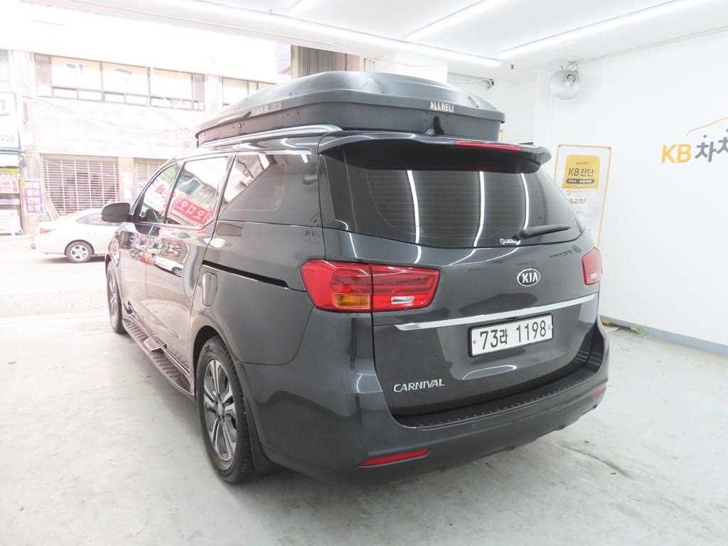 KIA Carnival - Vista 4