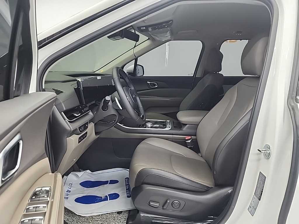KIA Carnival - Vista 11