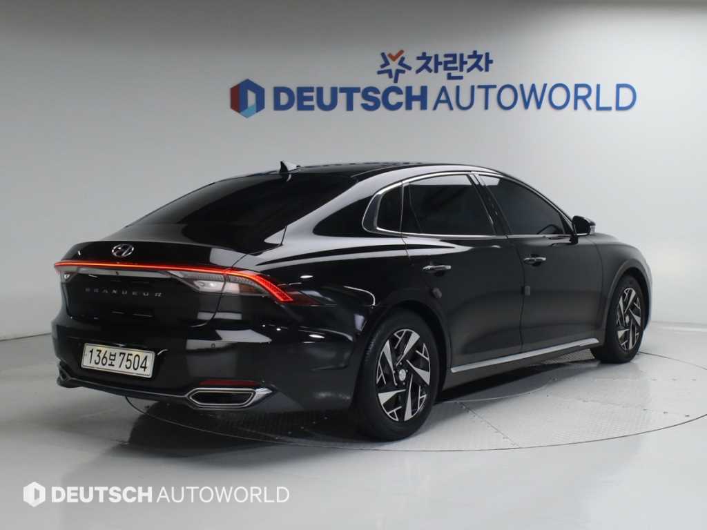 HYUNDAI Grandeur - Vista 4