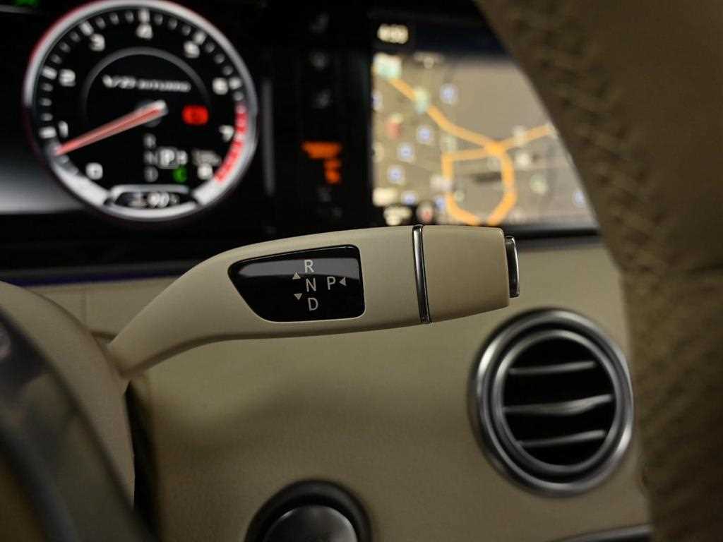 Mercedes Benz S Class - Vista 10