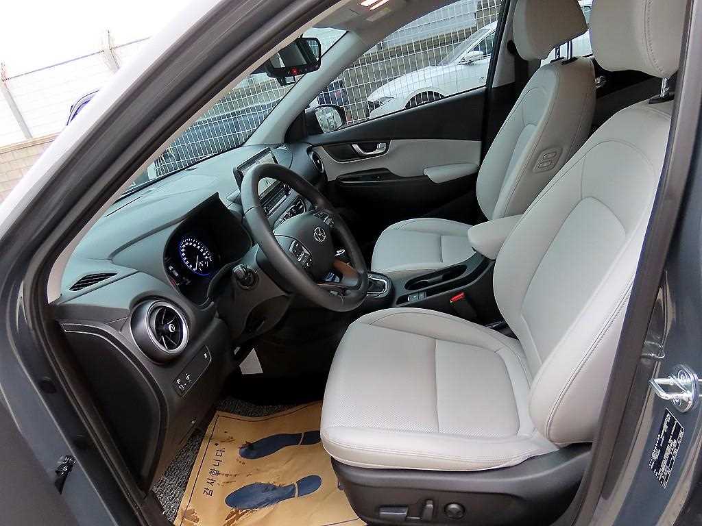 HYUNDAI Kona - Vista 5