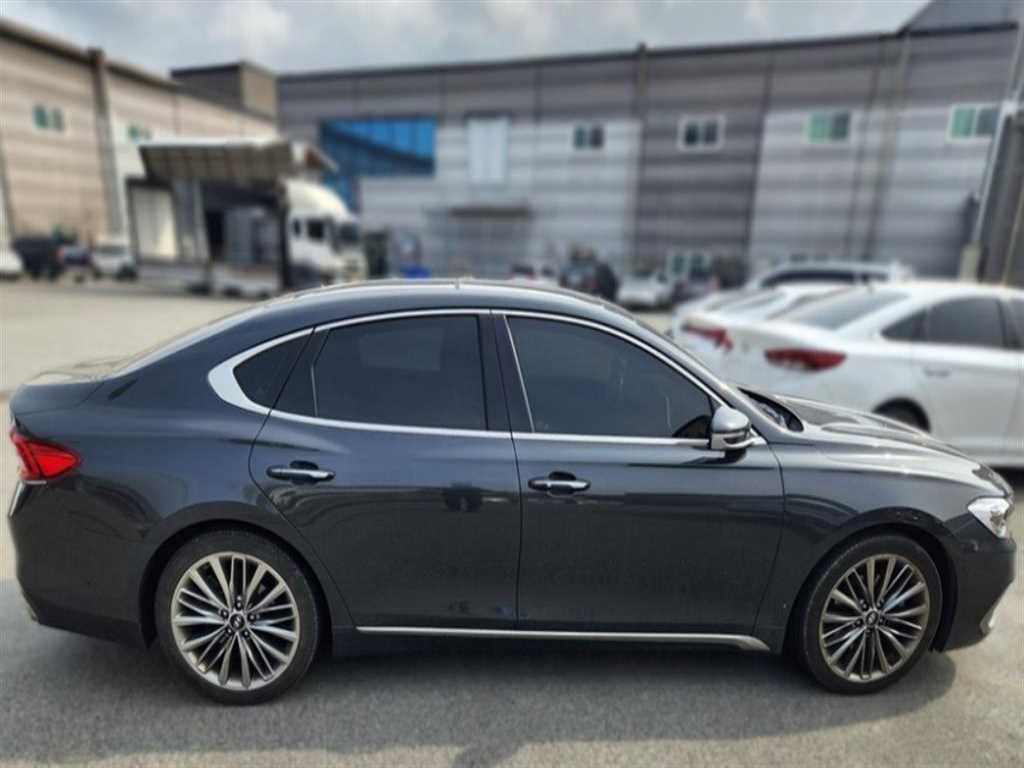 HYUNDAI Grandeur - Vista 4