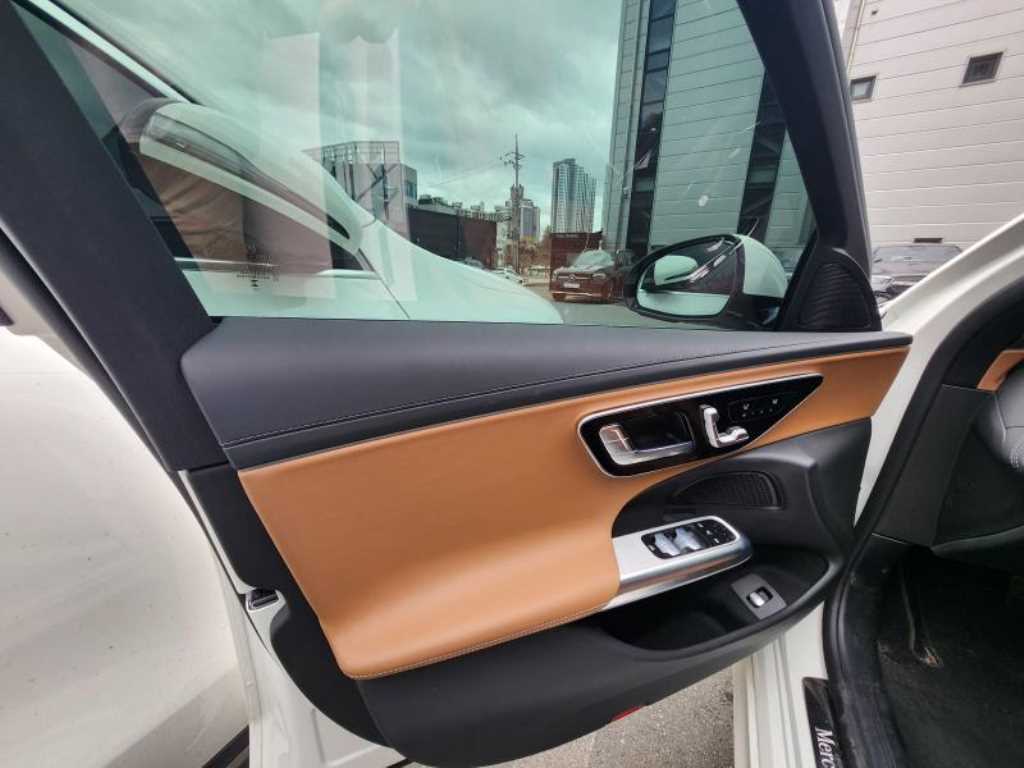 Mercedes Benz E class - Vista 3