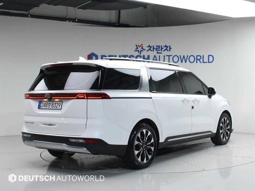 KIA Carnival - Vista 4