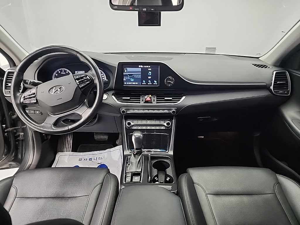 HYUNDAI Grandeur - Vista 7