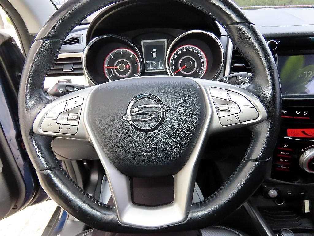 Ssangyong Tivoli - Vista 8