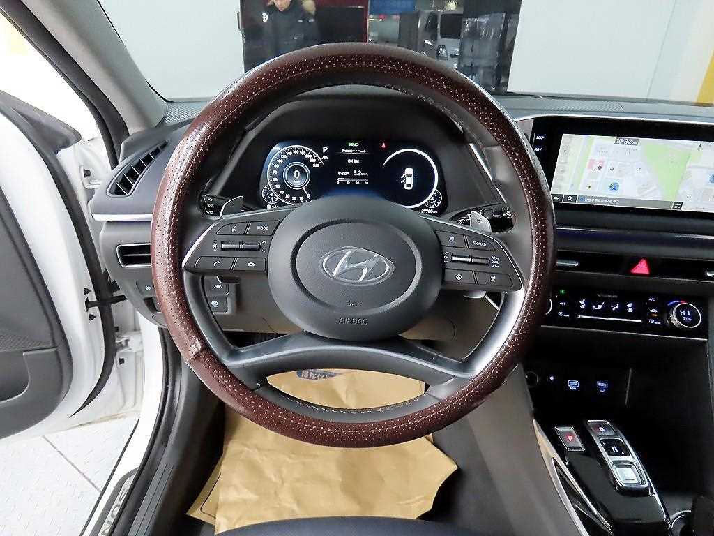 HYUNDAI Sonata - Vista 9