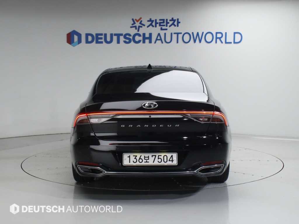HYUNDAI Grandeur - Vista 5