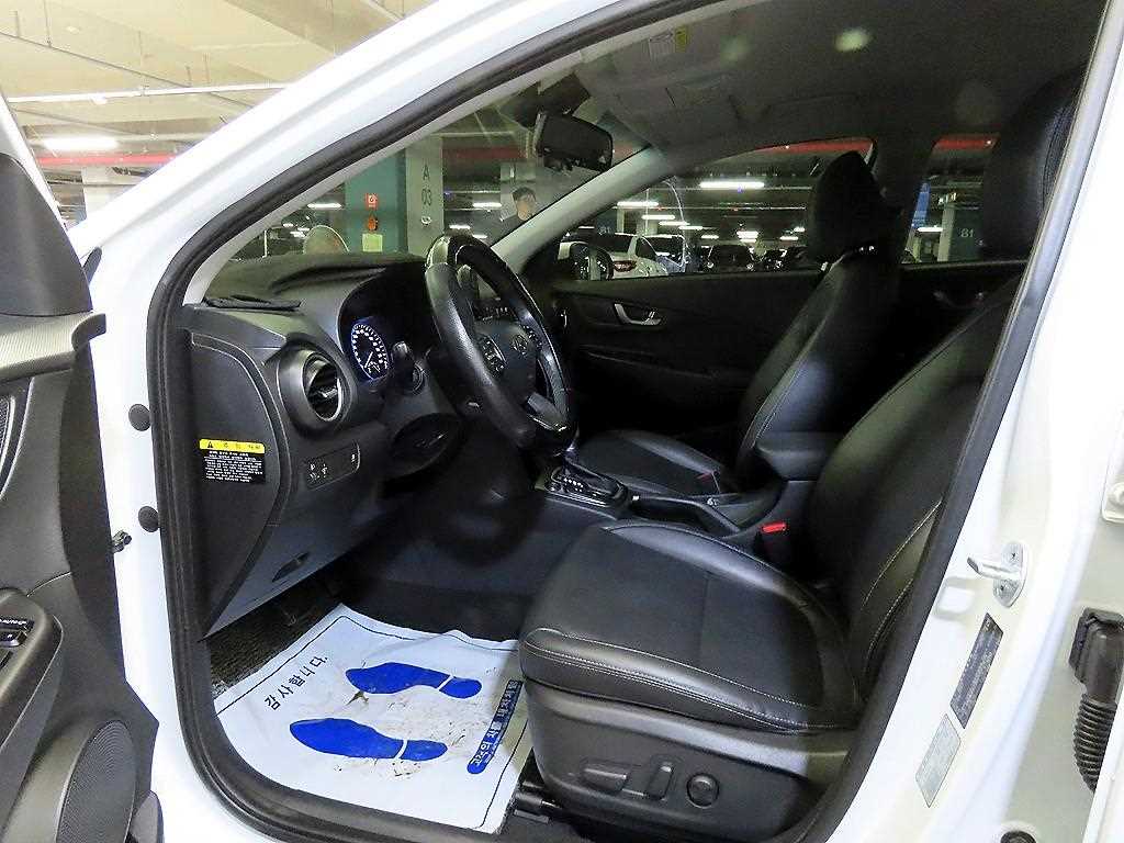 HYUNDAI Kona - Vista 6