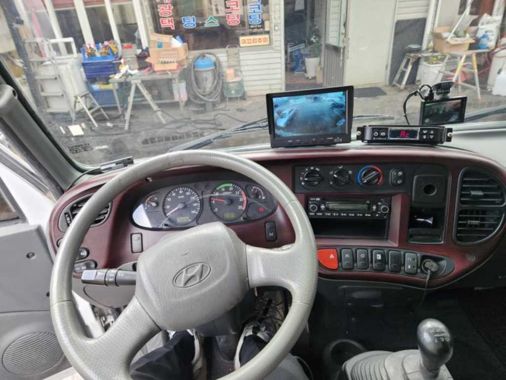 medium and large cargo truck - Vista 12