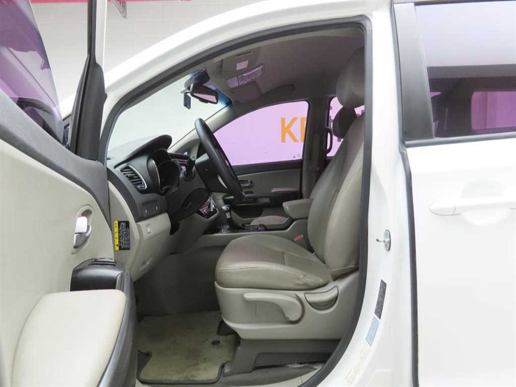 KIA Carnival 2017 Blanco - Importación desde Corea - HF Imports Iquique - Foto 14