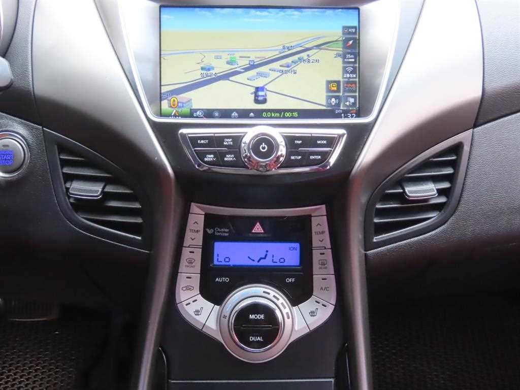 HYUNDAI Avante 2012 Gris - Importación desde Corea - HF Imports Iquique - Foto 14