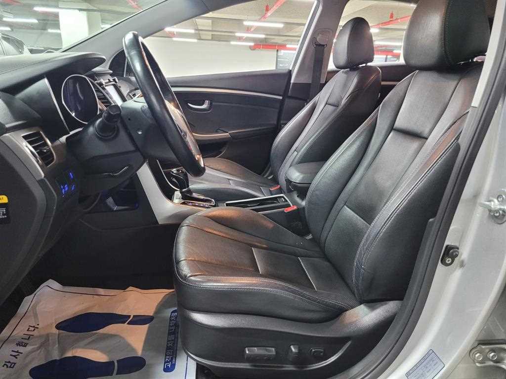 HYUNDAI i30 - Vista 6