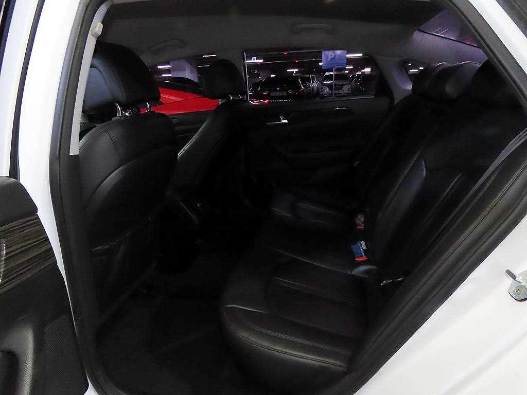 HYUNDAI Sonata - Vista 7