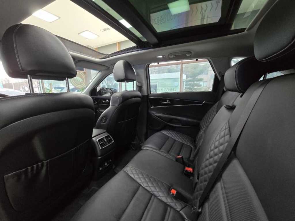 KIA Sorento - Vista 9