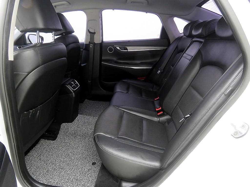 HYUNDAI Grandeur - Vista 7