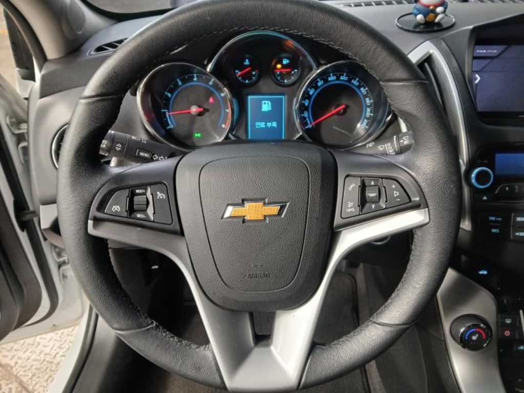 Chevrolet Cruise - Vista 8
