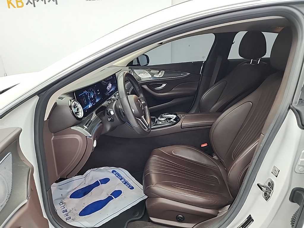 Mercedes Benz CLS Class - Vista 11