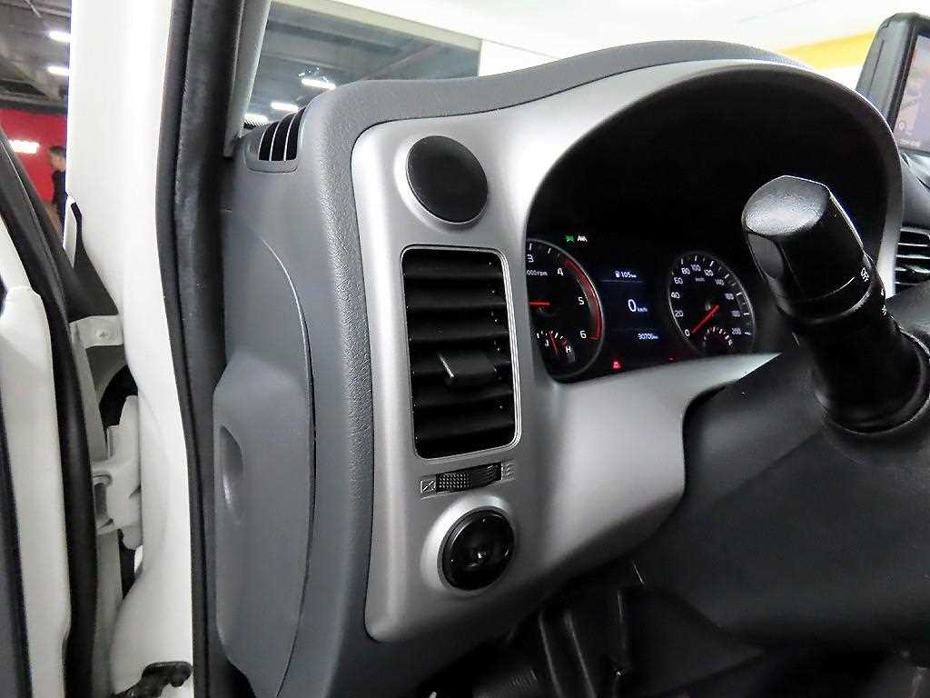 KIA Bongo 3 Truck - Vista 10