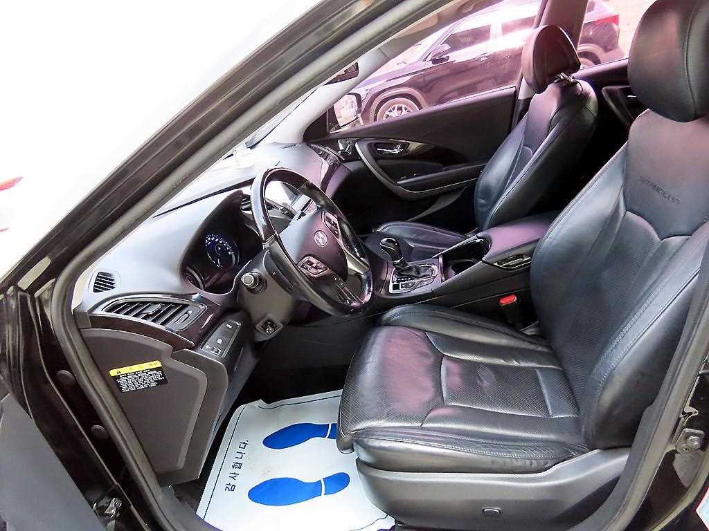 HYUNDAI Grandeur - Vista 5